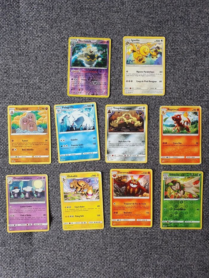 Lot de 9 cartes Pokemon niveau 1 + 1 carte niveau 2