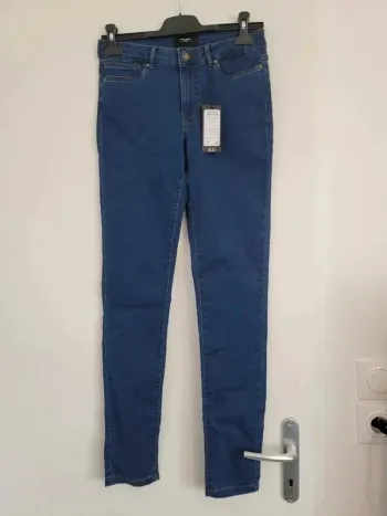 Jean T32
