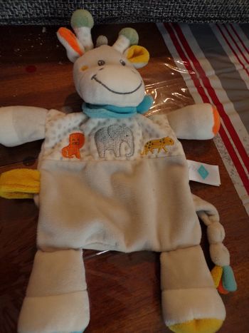Doudou Plat Girafe Tex attache tétine