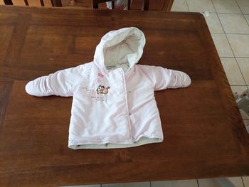 Manteau taille 3/6 mois