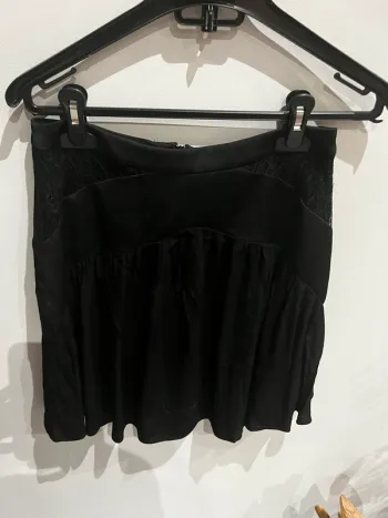 Jupe noir naf naf taille 36 dentelle sexy