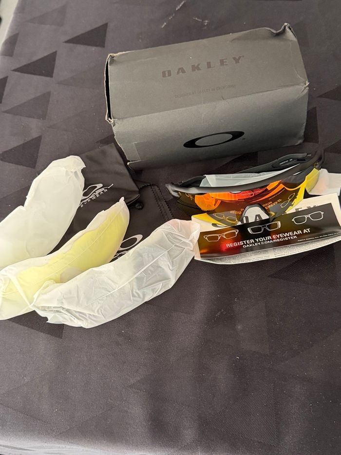 Lunettes OAKLEY - photo numéro 3