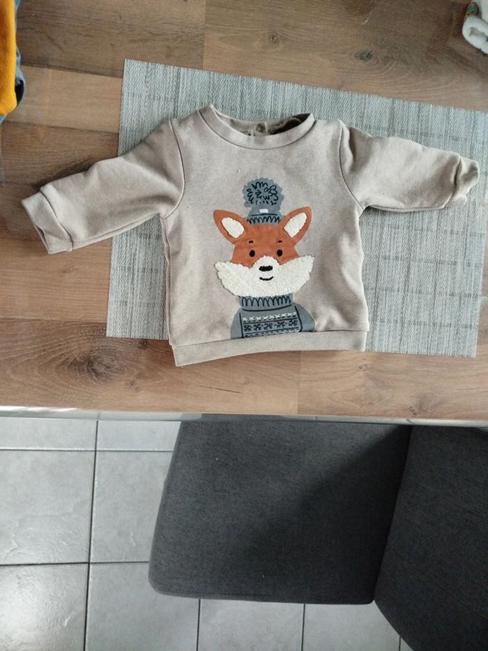 Vends pull 3 mois