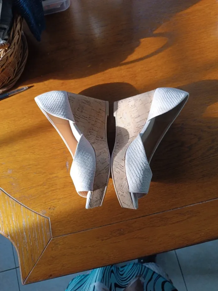 Chaussures compensées H&M 37 - photo numéro 2