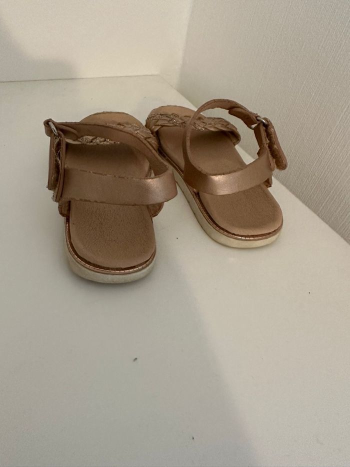 Sandales bon état - photo numéro 3
