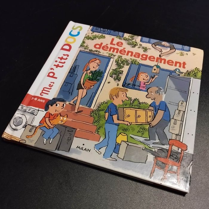 Livre enfant mes p'tits docs le déménagement