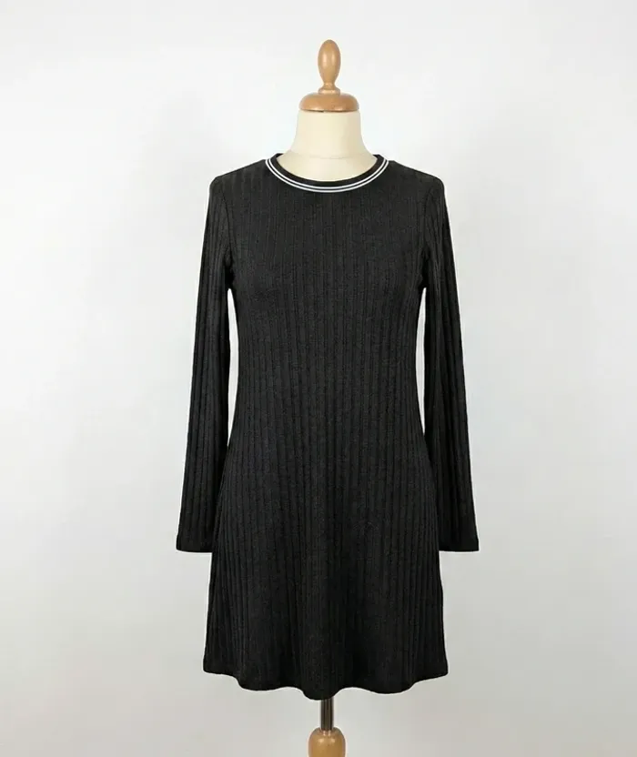 Robe noire côtelée manches longues - H&M Divided