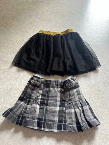 Lot de deux jupes fille 2 ans