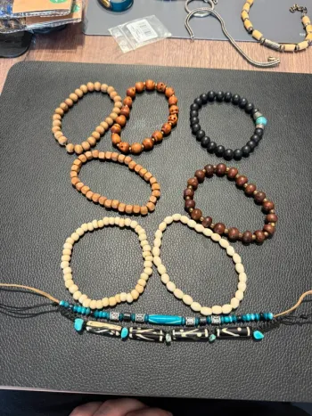 Bracelets en bois / Bracelets perles