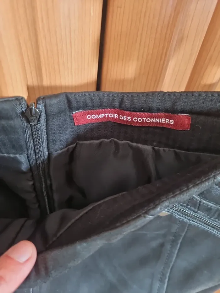 Jupe cuir noir - photo numéro 3