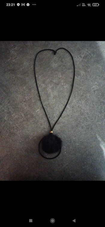 Collier pompom