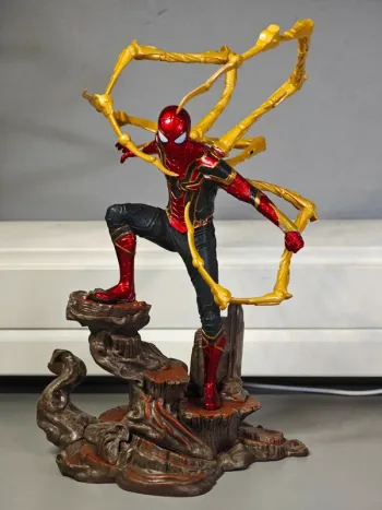 Figurine Spider-Man : Iron Armor 24cm neuve sans boîte