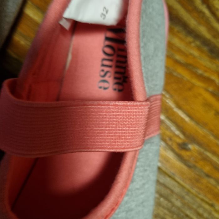 chaussons Disney MINNIE taille 32 - NEUF - photo numéro 5