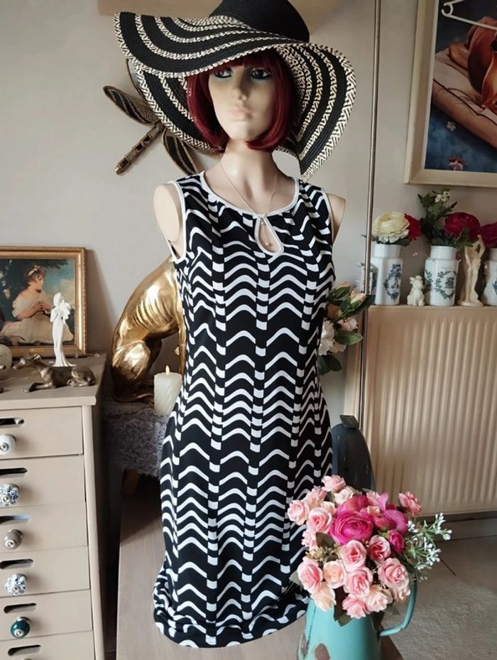 🌿Robe Légère Graphique Près du Corps 123 Taille 36🌿