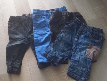 Lot 4 pantalons 6 mois