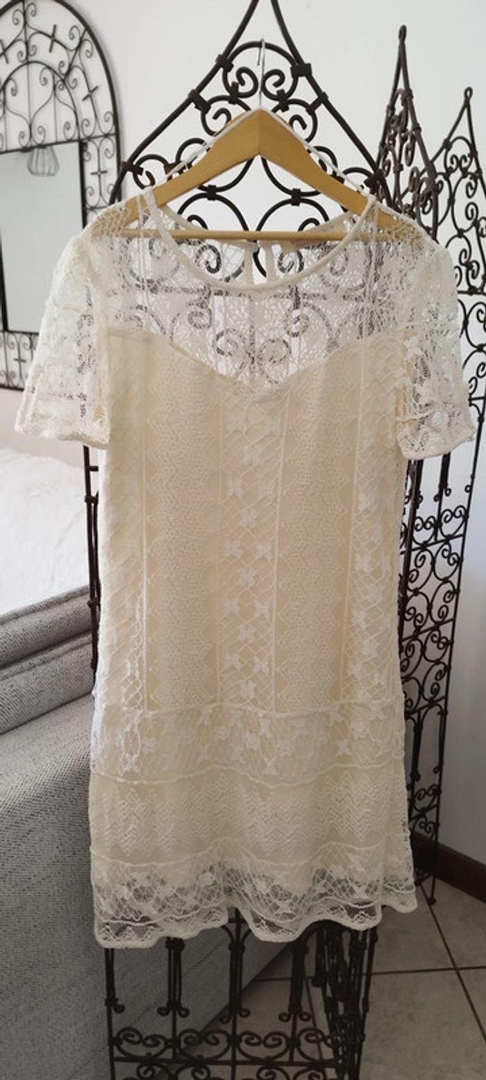 Robe brodée Cache Cache Dream Collection. Neuve. Taille 40