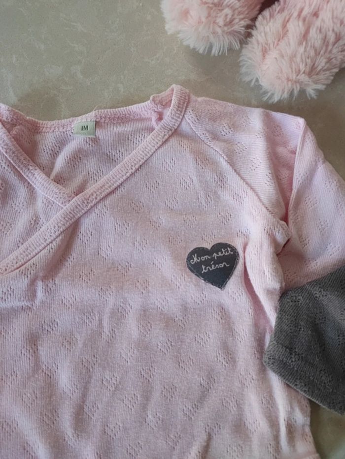 Lot 2 bodys 1 mois 🩷🩶 - photo numéro 2