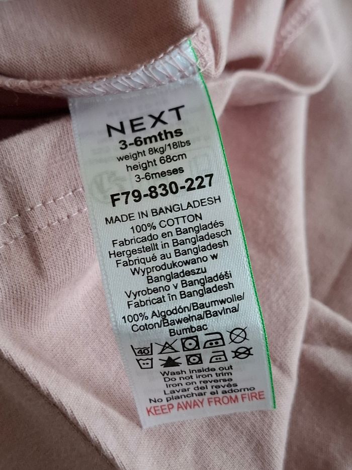 T-shirt rose à cœurs
/ Next / 3-6 mois - photo numéro 7