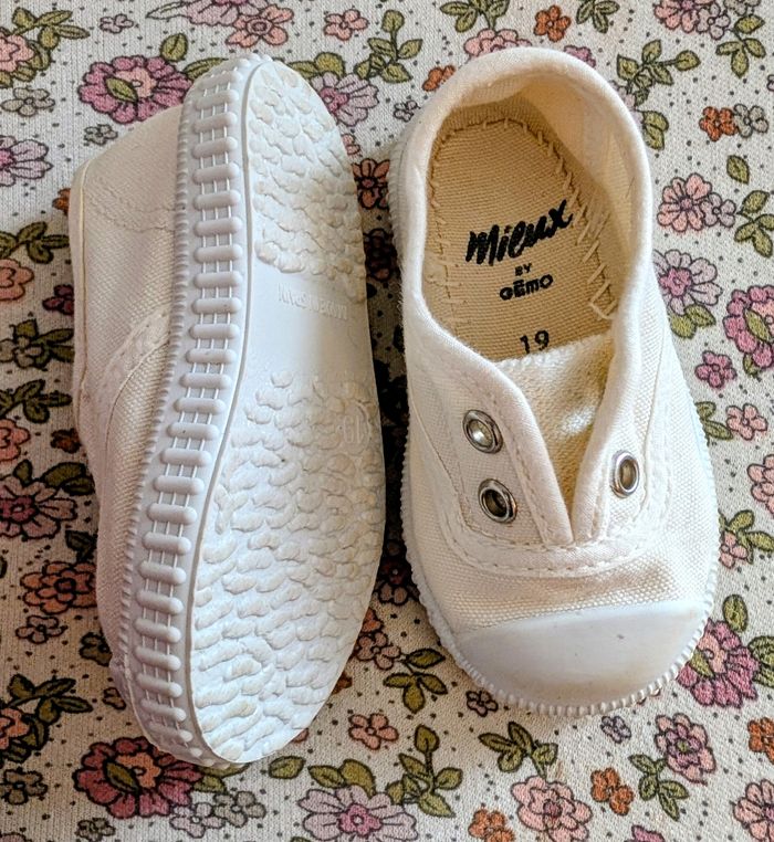 Baskets unisexe - taille 18/19 - photo numéro 2