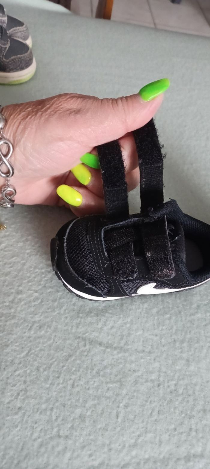 Très jolie petite paire de baskets bébé garçon Pointure 17 - photo numéro 9