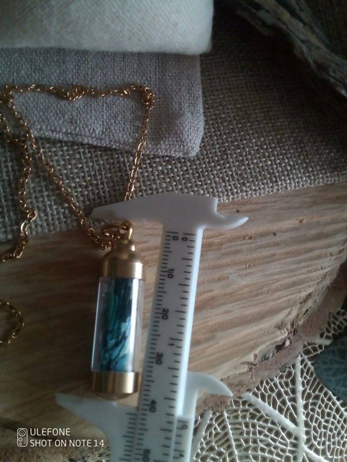 Pendentif coquilles d'ormeaux dans tube en verre et acier inoxydable - photo numéro 3