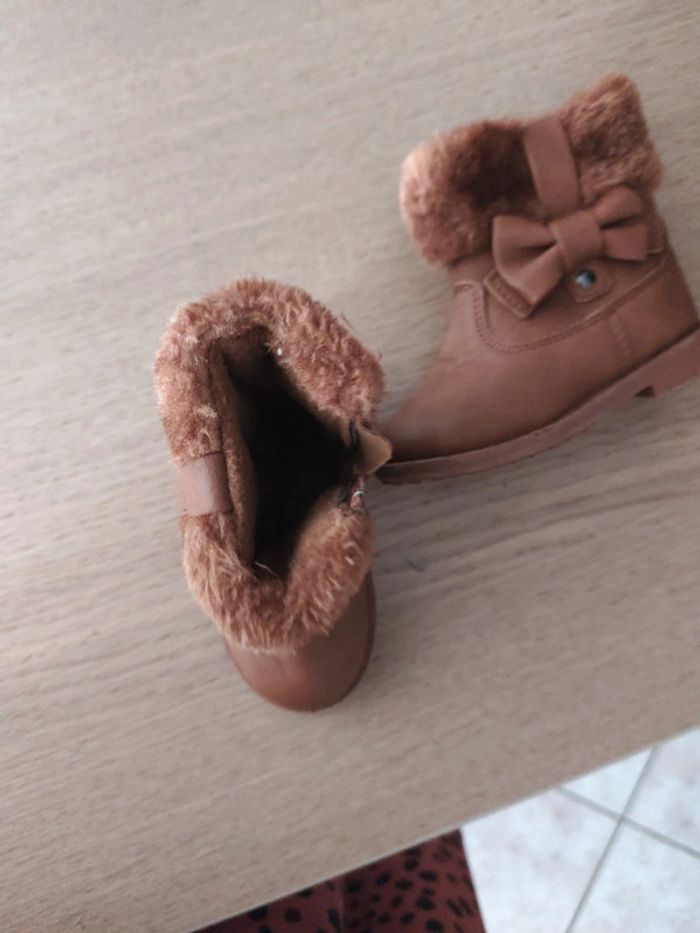 Bottes fourrées enfant taille 19 - photo numéro 2