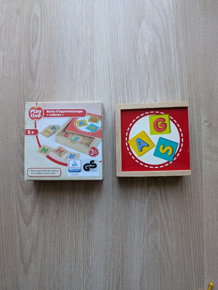 Boîte avec lettres en bois - photo numéro 2