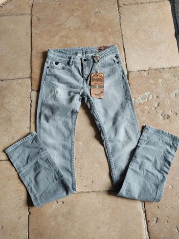 Jean slim femme Kaporal taille 36 neuf avec étiquette .