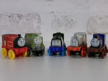 Lot de mini Locomotives Thomas et ses amis (21)