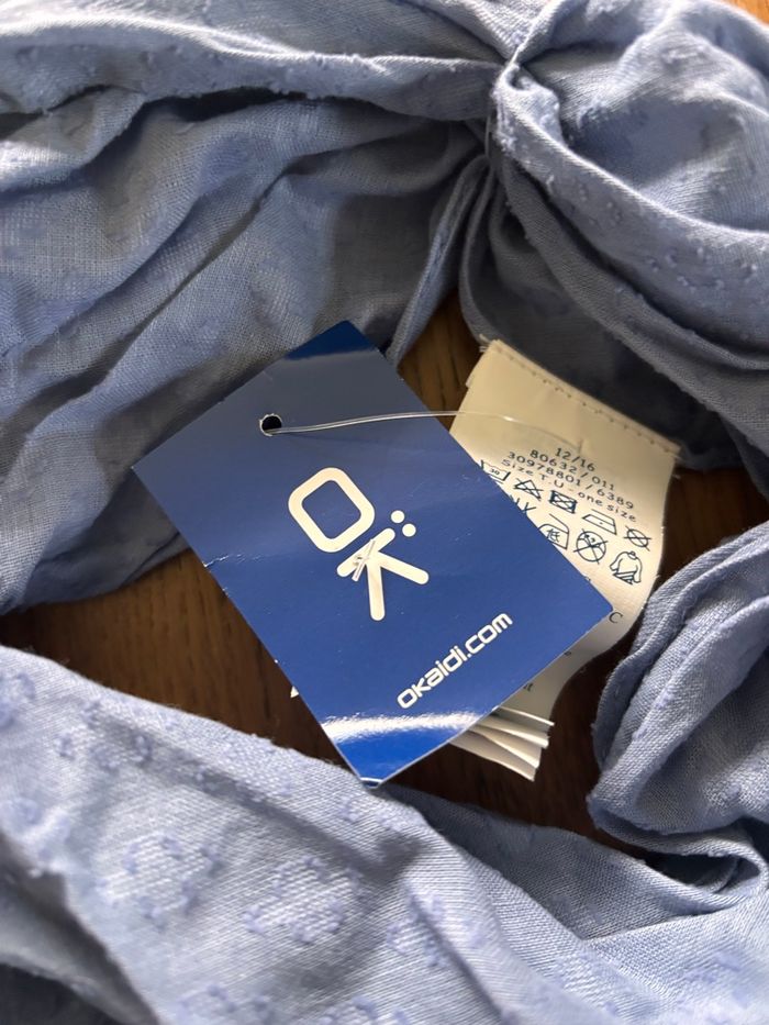 foulard enfant en coton de la marque Okaidi de couleur bleu ciel. - photo numéro 3