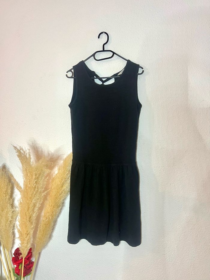 Robe noir classe femme