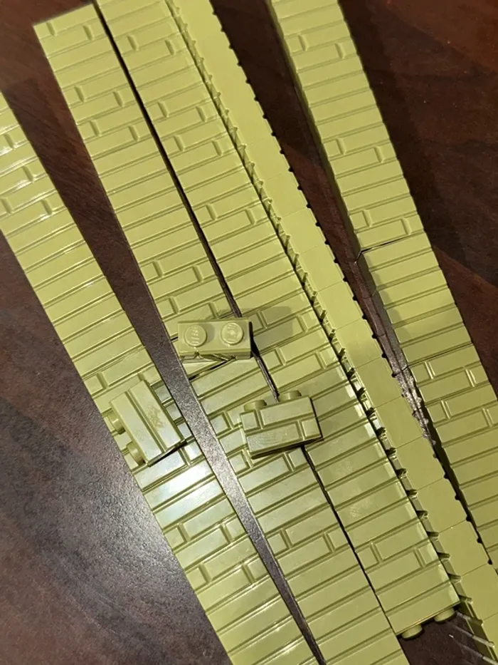 100 Brick Lego, Modified 1 x 2 with Masonry Profile ref 98283 Olive Green - photo numéro 2