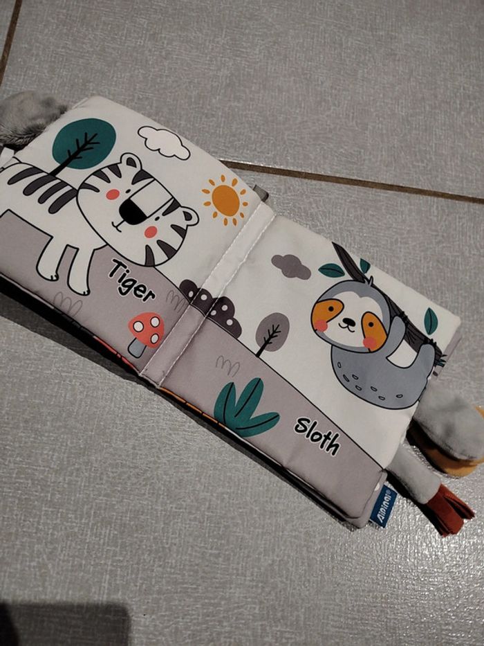 Livre tissu sensoriel "les animaux de la jungle" - photo numéro 3