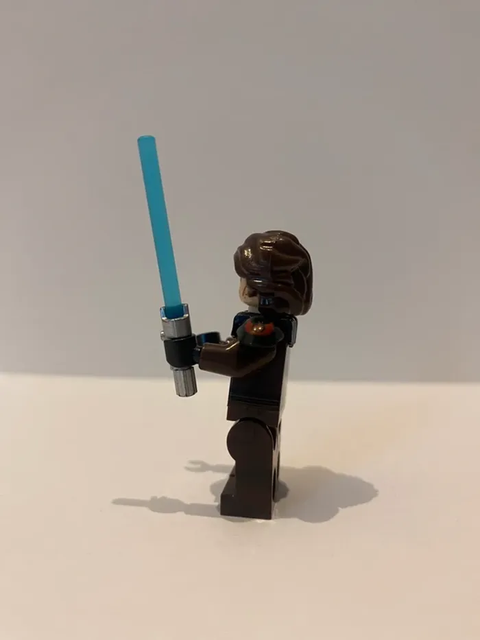 Figurine type lego Jedi Anakin Skywalker. Star Wars - photo numéro 2