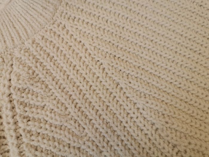 Lot de jupes et pulls pour 10 ans - photo numéro 8