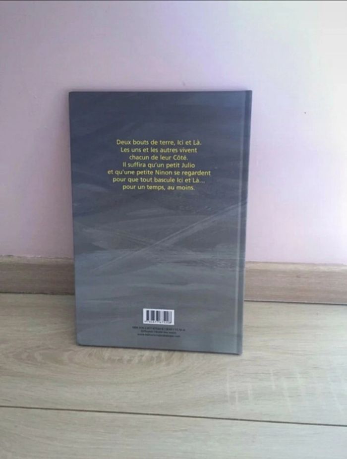 Livre 📖 comme deux gouttes d'eau 5€ - photo numéro 2