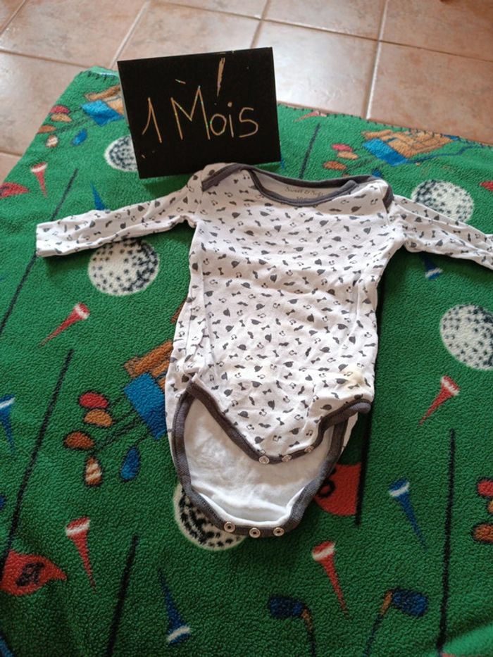 Body garçon 1-3 MOIS