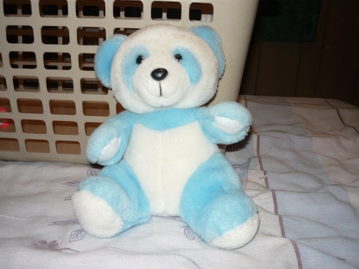 Peluche ours blanc et bleu