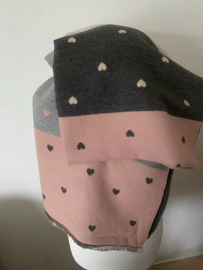 Superbe grande écharpe d'hiver neuve - photo numéro 2