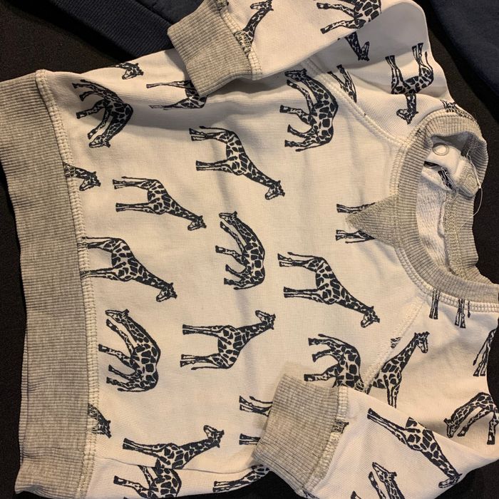 Lot 2 sweat/pulls 12 mois Always Happy - photo numéro 2