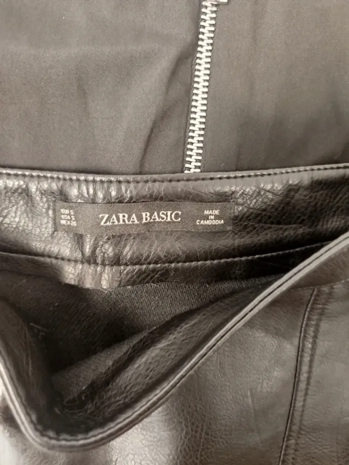 Lot de 6 jupes femme taille S – cuir, maille, tulle, zippées – Zara, Mango, Bershka - photo numéro 7