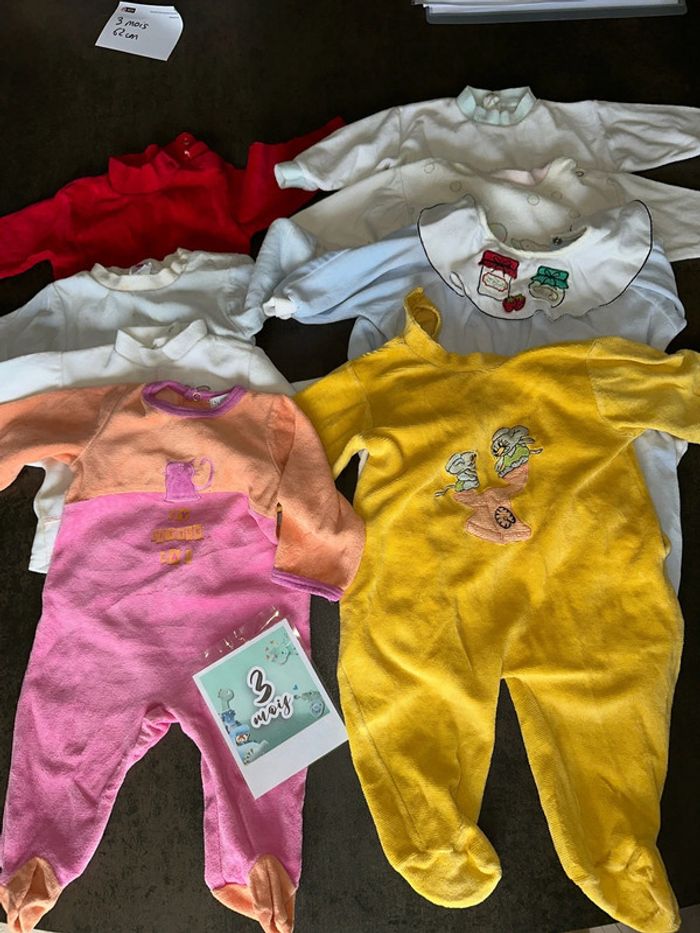 Lot vêtements taille 3 mois bébé