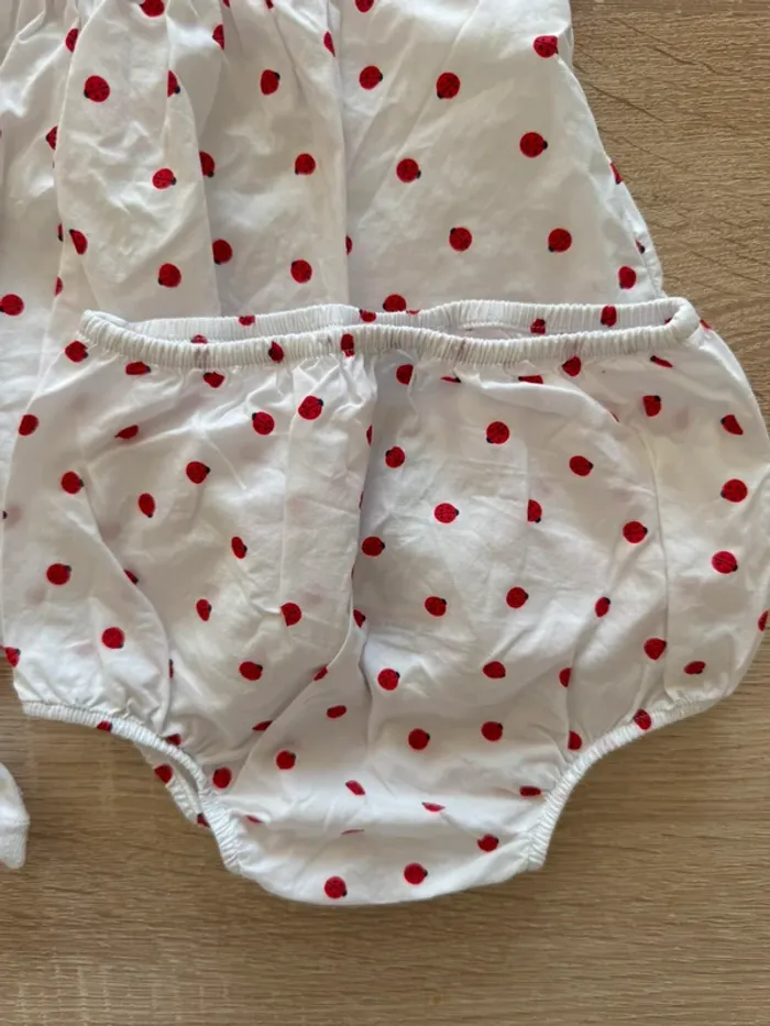 Joli ensemble blanc avec coccinelles Jacadi 3 mois TBE - photo numéro 4