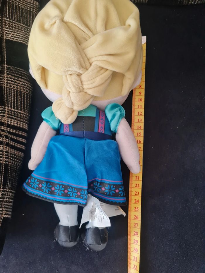 Peluche Elsa - reine des Neiges Disney store - 30 cm - photo numéro 9