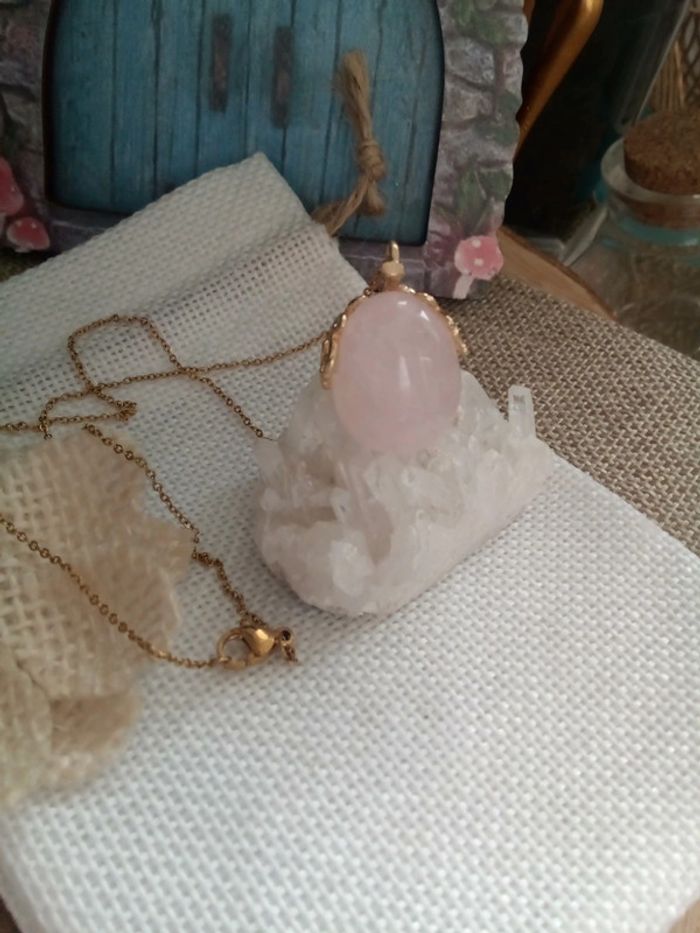 Collier en pierre de quartz rose 🩷.