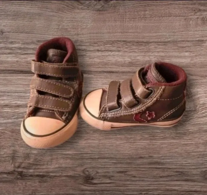 Chaussure enfant fille converse Pointure 20