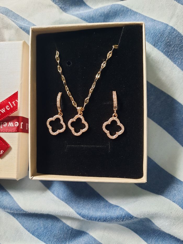 Collier et boucle oreille - photo numéro 2