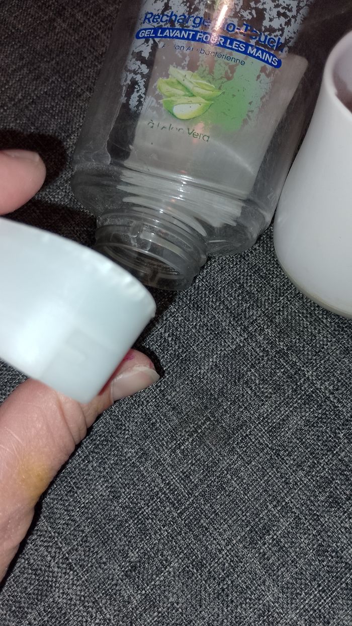 Dettol avec sa recharge - photo numéro 4