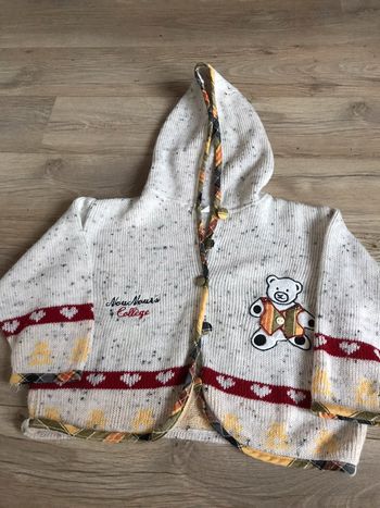 Veste en laine à capuche 18-24 mois
