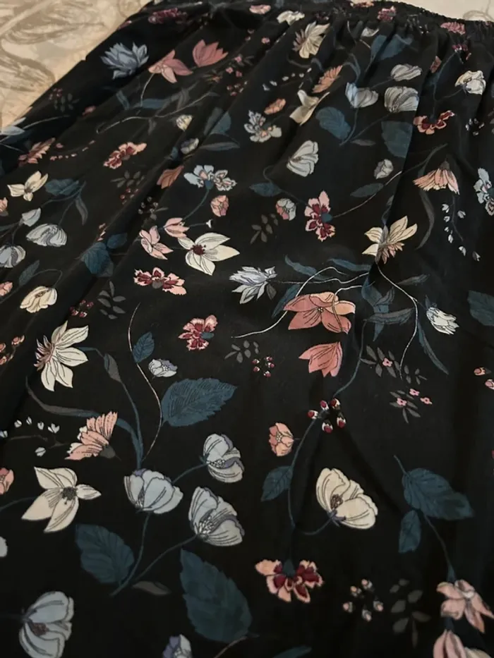 Jupe motifs fleuri - photo numéro 2